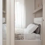 Bibi Pied-a-terre Vetra - Two *