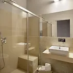 La 4*