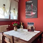 Holiday home Skyline15-elegant Panoramic Apartment-metro M1- Only 20 Minutes From Cathedral