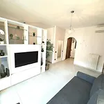 Apartment Live House-attico, Ampio E Luminoso Monolocale *