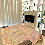 Live House-attico, Ampio E Luminoso Monolocale Apartment