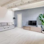 Bright Flat In The Heart Of Porta Venezia * Milão