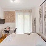 Regina24 Luxury - Elegante A Porta Venezia, 5 Min Dalla Metro