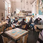 Хостел Madama & Bistrot *