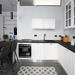 Charming Modern Near Argonne *