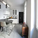 Appartement Charming Modern Near Argonne Milan