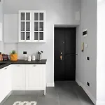 Charming Modern Near Argonne