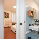 I-host - Ripa Navigli *