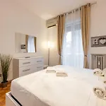 아파트 Sansiro75 Large 3bdr With Private Garage Near To Fiera And Stadium