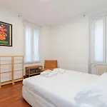 I-host - Ripa Navigli *