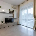 아파트 Sansiro75 Large 3bdr With Private Garage Near To Fiera And Stadium *