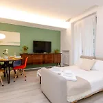 Apartment Vivimihome - Fiordalisi Green, Tra Comfort E Stile, A Pochi Passi Dalla Metropolitana
