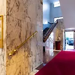 Porta Nuova 4*