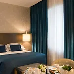 Hotel Rosa Grand - Starhotels Collezione 4*