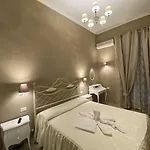 Boutique Calais - Washington Отель Милан