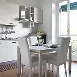 Italianway Easy - Piazza Firenze 4 *