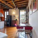Apartment Brera 20 *