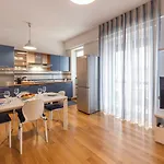 Apartamento Bnbutler - Strigelli, 13 - Accogliente Bilocale Con Balcone