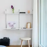 Joivy Stylish 1-bedroom Flat *