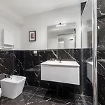 شقة Casa Da Mirabello ميلان