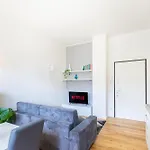 Duomo 10 Minutes Walk- Modern Design Apartment Milan