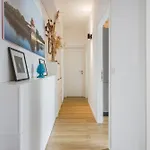 Apartment Cosmopolitan House - Modern Bocconi Milan