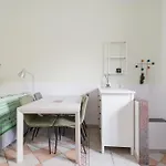 Guesthost - Comfy Nest In South Apartament Mediolan
