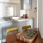 Chic In Cental Apartment *