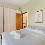 Guesthost - Piccola Bicocca Comfy Flat מילאנו