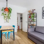 Cosmopolitan House - Modern Bocconi Apartment Milan