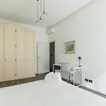 Guesthost - Comfy White Apartmán