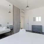Guesthost - Comfy White Apartmán Milán