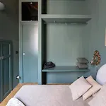 Artistic Flat W Wooden Beams, Porta Venezia شقة