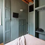 شقة Artistic Flat W Wooden Beams, Porta Venezia ميلان
