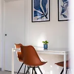 Habesha Flats - A Quiet Retreat Just Steps From The Metro M1 *