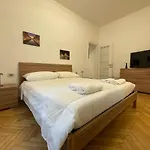 Casa Ele - A Stone's Throw From The Metro Apartman