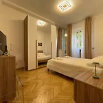 Casa Ele - A Stone's Throw From The Metro Апартаменты *