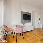 Just Urban - Stylish One-bedroom Near The Duomo