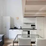 Giusti Two-bedroom Duplex - Arco Della Pace & Sempione Park - Sleeps 5 Apartamento