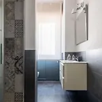 Fusetti Elegante Con Balcone In Zona Navigli *