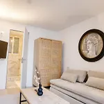 San Babila Elegant Duplex - Design District Milano