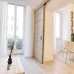 San Babila Elegant Duplex - Design District Milano