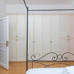 I-host - De Sanctis 52 * Milaan