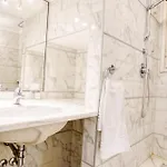 San Babila Elegant Duplex - Design District * Milano
