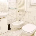 San Babila Elegant Duplex - Design District Milano