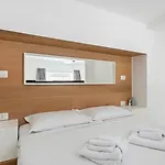 Giusti Two-bedroom Duplex - Arco Della Pace & Sempione Park - Sleeps 5 Apartamento *