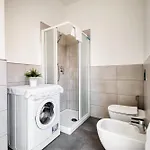 Hostmate - - Lunigiana - Stazione Apartment Milan