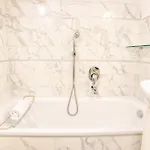 Lägenhet San Babila Elegant Duplex - Design District Milano
