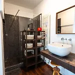 Apartment In Sarpi Vicino Metro M5 Milan