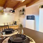 Apartamento Acasadifranci Attico Con Dehor Privato, Wifi E Metro A 4 Min Da Piedi *